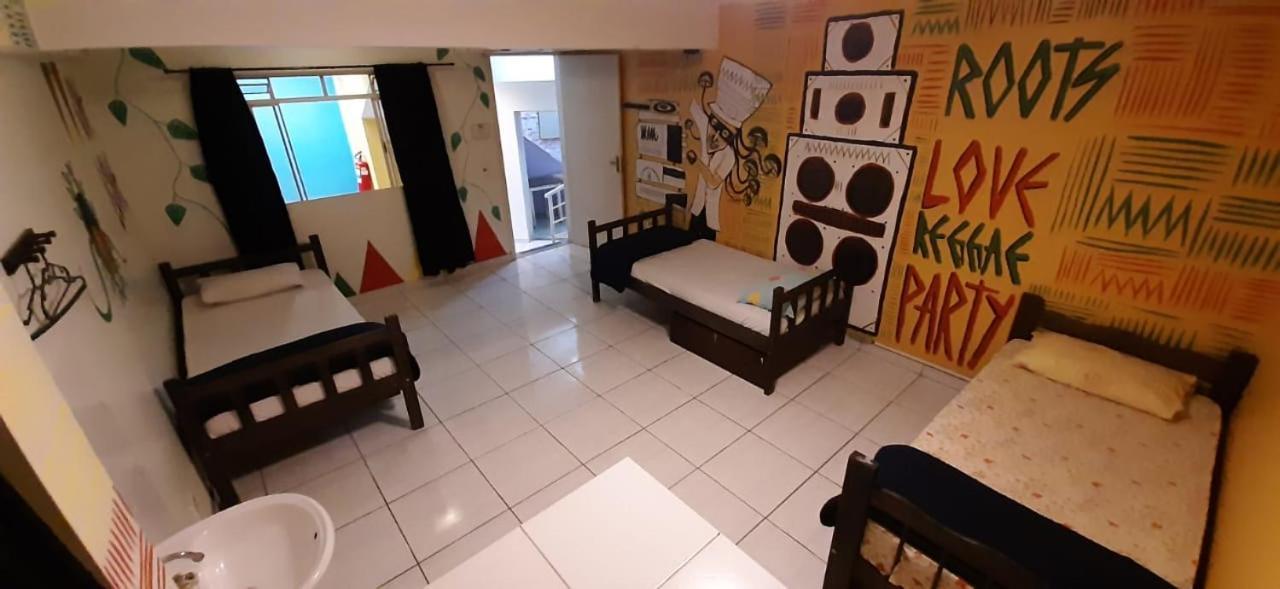 Knock Knock Hostel Curitiba Esterno foto