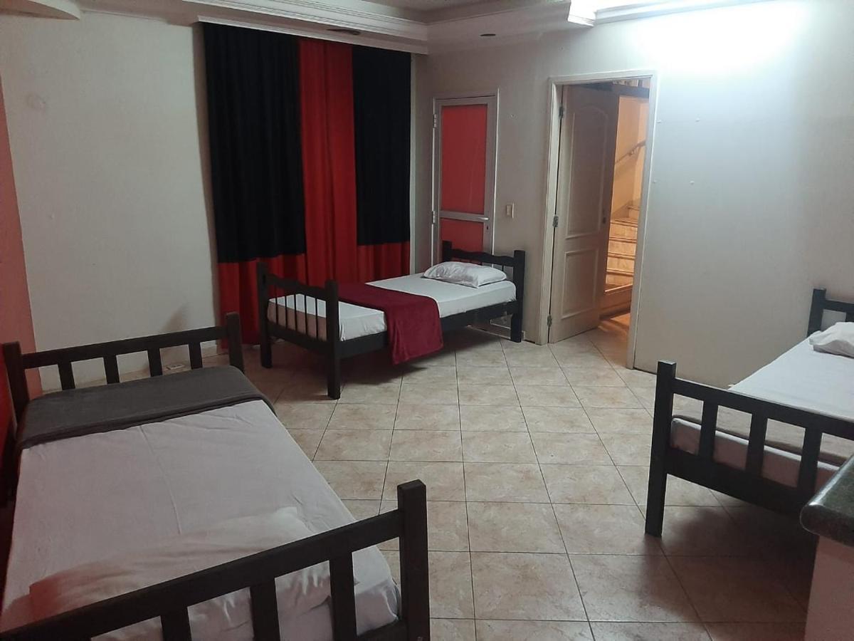 Knock Knock Hostel Curitiba Esterno foto